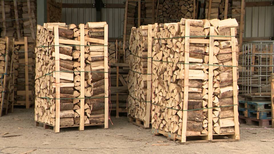 DRY, SPLIT FIREWOOD - MAPLE AND OAK